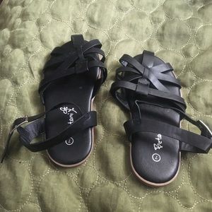 Betani sandals